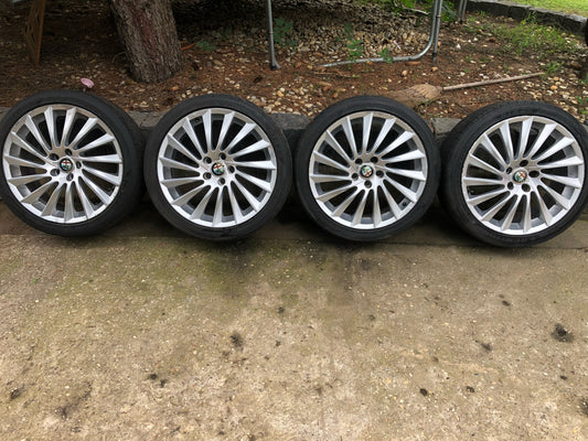 Gyári Alfa Romeo Giulietta Turbina 18colos alufelni Rims set